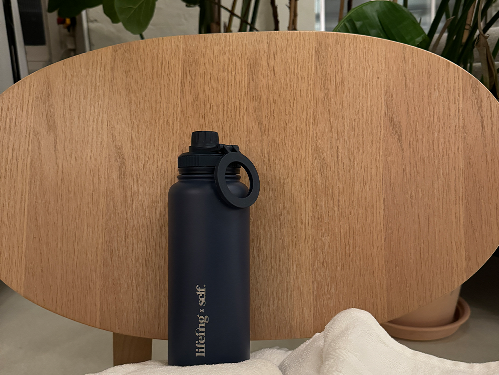 Lifeing 1 Litre Insulated Bottle + Sip Lid + FREE Magnetic Phone Holder Lid
