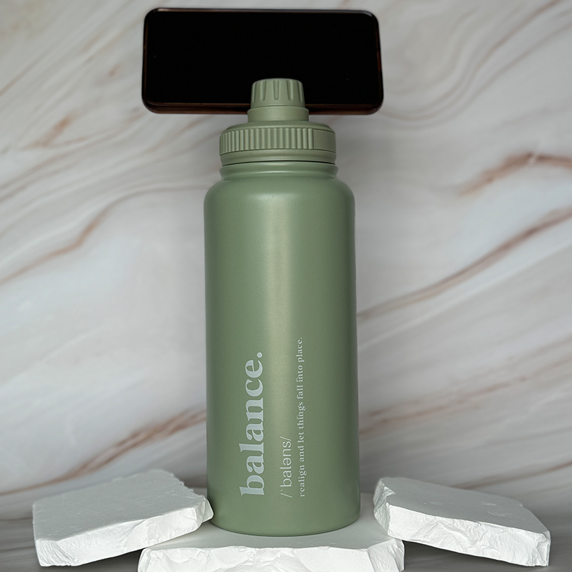 1 Litre Insulated Bottle + Sip Lid + FREE Magnetic Phone Holder Lid