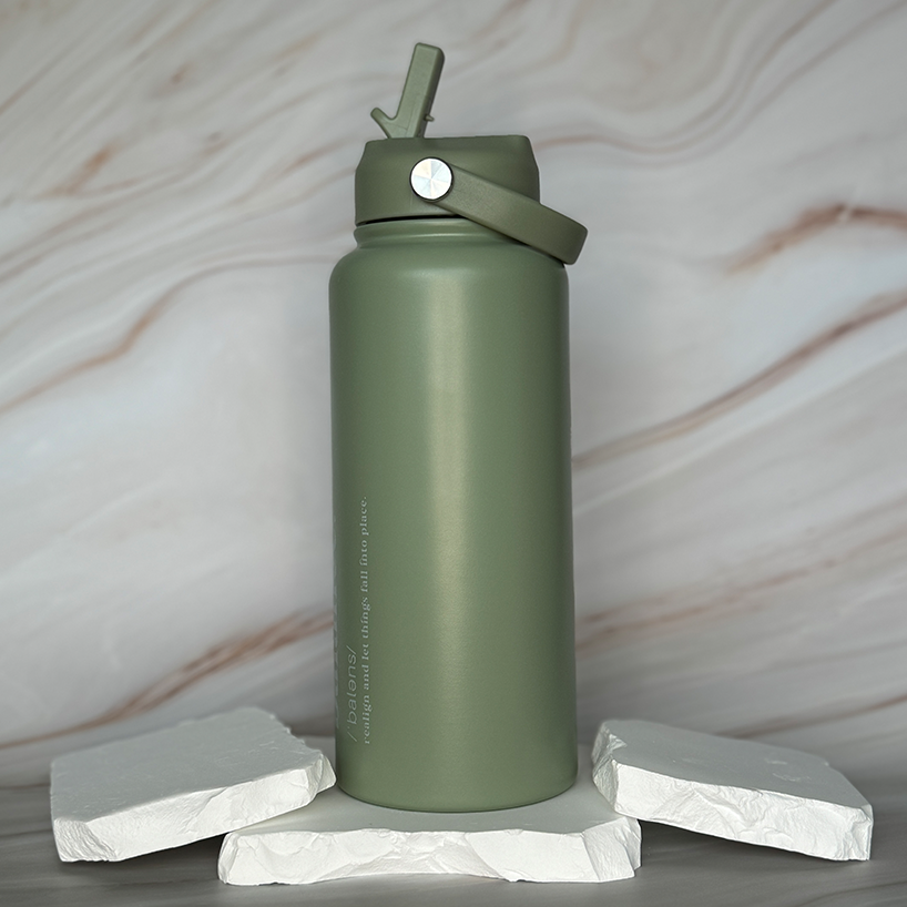 1 Litre Insulated Bottle + Sip Lid + FREE Magnetic Phone Holder Lid