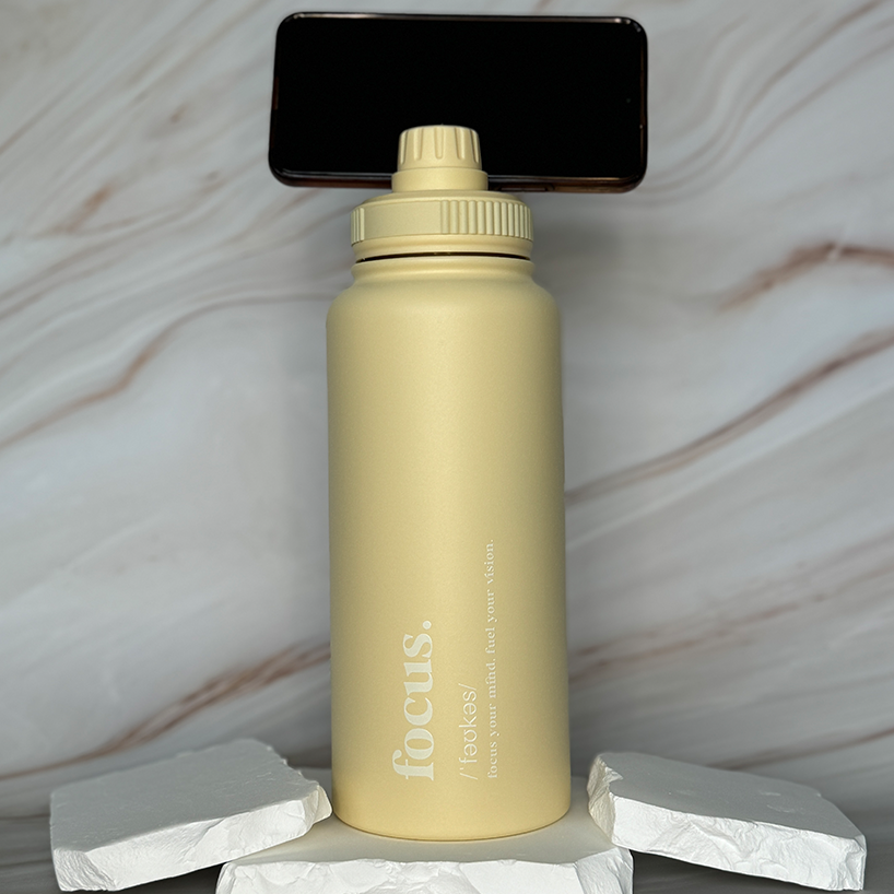 1 Litre Insulated Bottle with Sip Lid & FREE Magnetic Phone Holder Lid